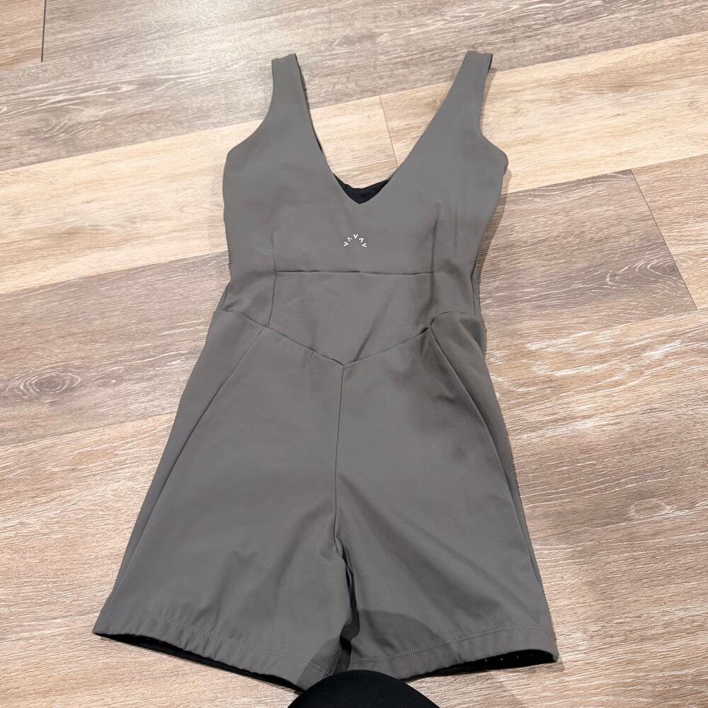Varley Women's One Piece Athletic Gray Let’s Go Juni All In One Romper XS - Picture 4 of 6